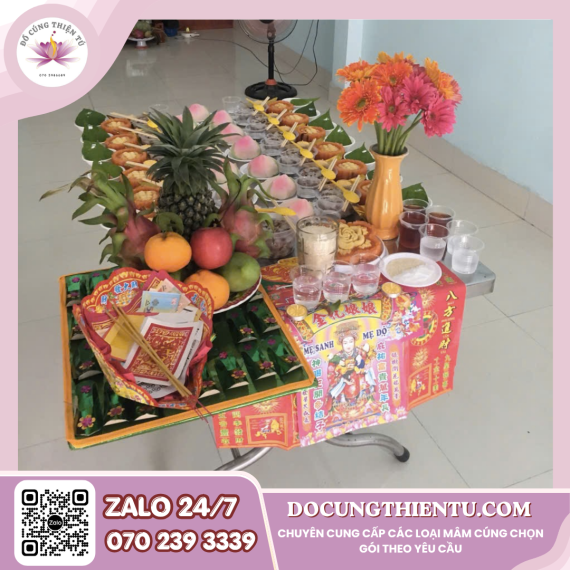 Gói gà bánh bao đào